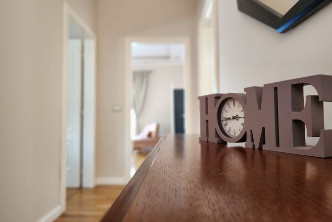 Shtepi ne shitje Apartament ne Tirane, 2+1, Mobilimi E mobiluar, Pagesa 330,000  Euro.