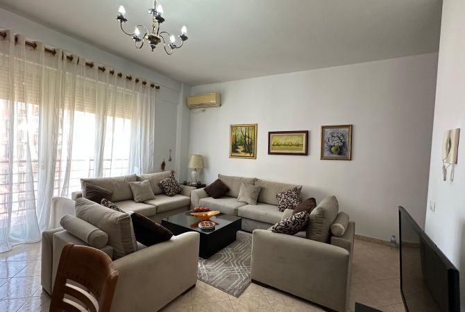 Shtepi me qera Apartament ne Tirane, 1+1, Mobilimi E mobiluar, Pagesa 550  Euro.