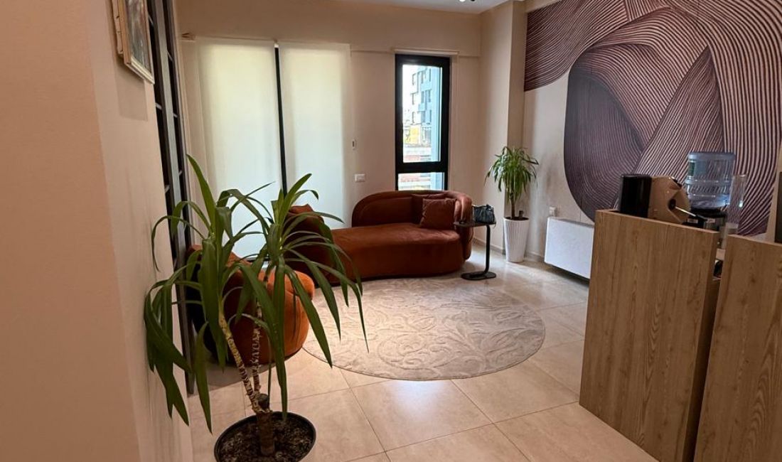 📌Zyre me Qira – Square 21, Tirane