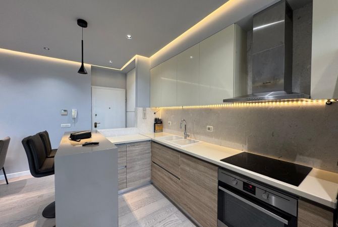 Appartamento in affitto a Tirana 2+1, Arredato