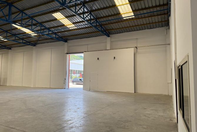 Business Property for Rent 4+1 in Tirana - 2,625 Euro