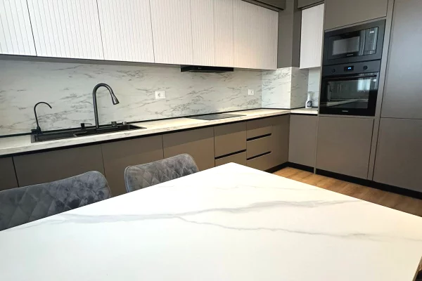 Shtepi ne shitje Apartament ne Tirane, 2+1, Mobilimi E mobiluar, Pagesa 210,000  Euro.