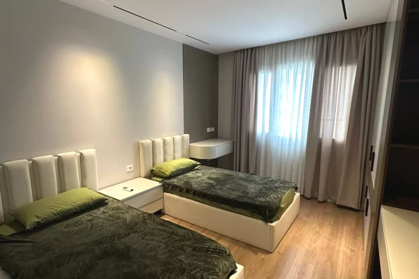 Shtepi ne shitje Apartament ne Tirane, 2+1, Mobilimi E mobiluar, Pagesa 210,000  Euro.