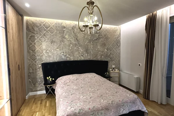 Shtepi me qera Apartament ne Tirane, 3+1, Mobilimi E mobiluar, Pagesa 1,800  Euro.