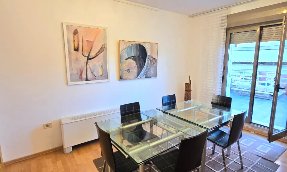 📌 Apartament 3+1 me 2 tualete per qira – Qender, Tirane