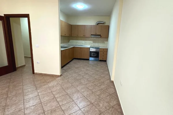 📌Zyre / Apartament me Qira 2+1 – Komuna e Parisit