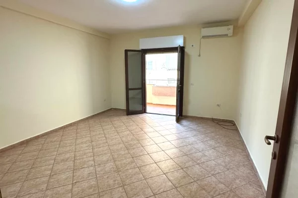 📌Zyre / Apartament me Qira 2+1 – Komuna e Parisit