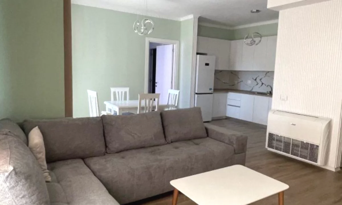 Appartamento in affitto a Tirana 2+1, Arredato