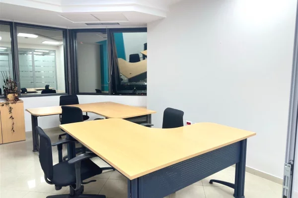 📌 Zyre me Qira – Kullat Binjake, Bulevardi “Deshmoret e Kombit”