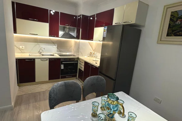 Shtepi ne shitje Apartament ne Tirane, 1+1, Mobilimi E mobiluar, Pagesa 95,000  Euro.