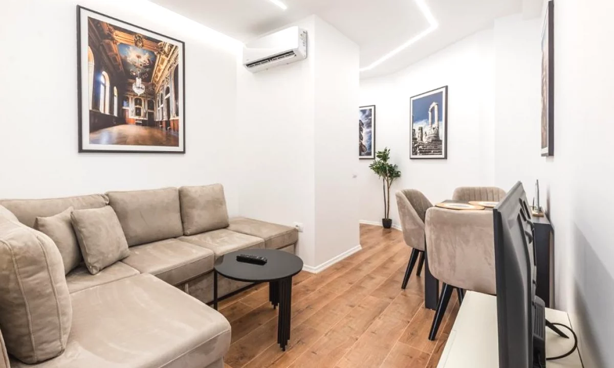 Appartamento in affitto a Tirana 1+1, Arredato