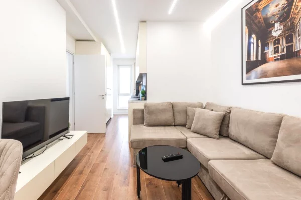 Appartamento in affitto a Tirana 1+1, Arredato