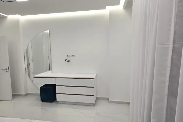 Appartamento in affitto a Tirana 1+1, Arredato