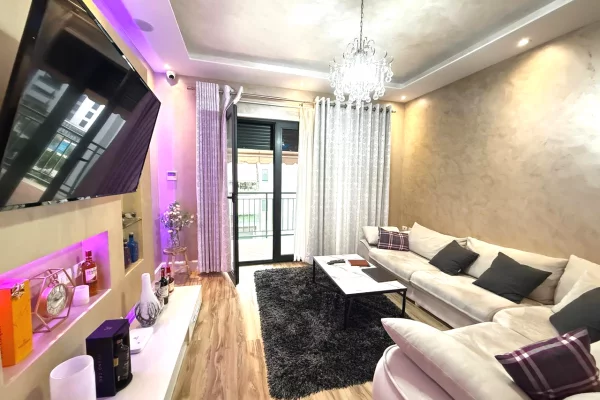 Appartamento in affitto a Tirana 2+1, Arredato