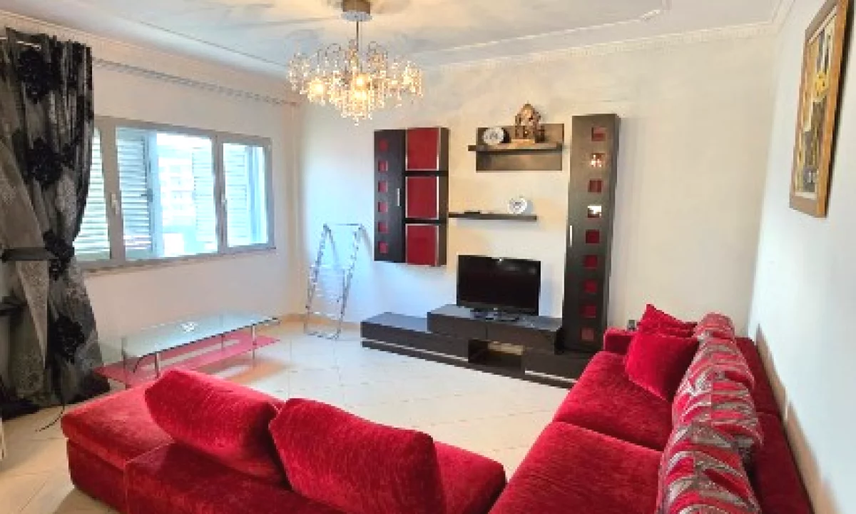 Appartamento in affitto a Tirana 2+1, Arredato