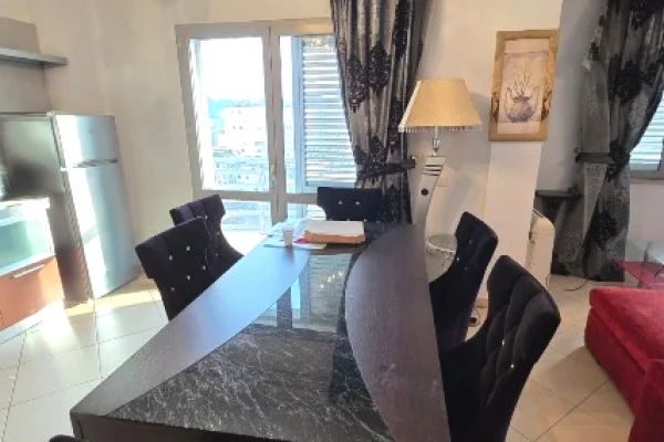 Appartamento in affitto a Tirana 2+1, Arredato