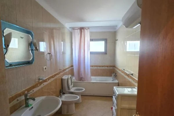 Appartamento in affitto a Tirana 2+1, Arredato