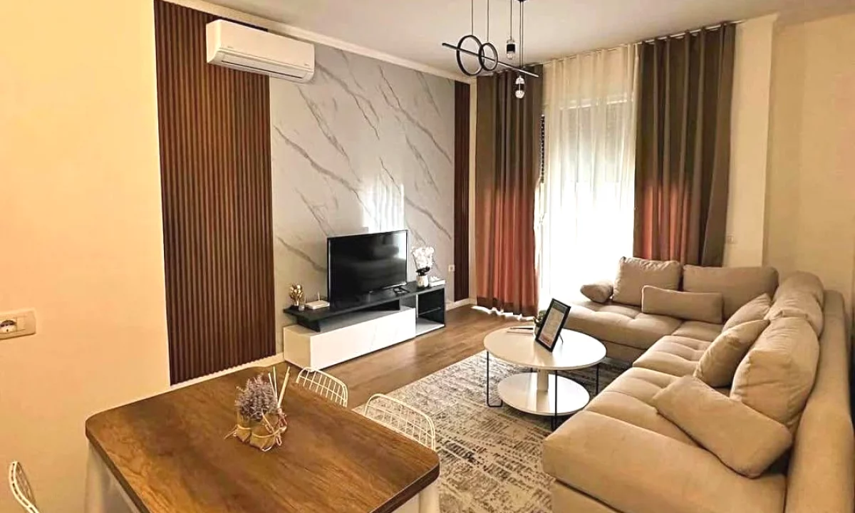 Shtepi me qera Apartament ne Tirane, 1+1, Mobilimi E mobiluar, Pagesa 500  Euro.