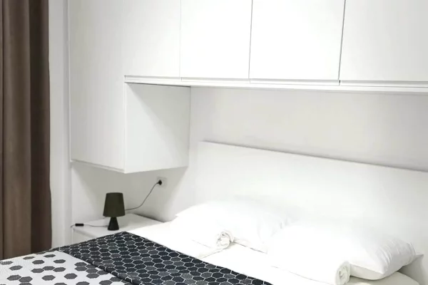 Shtepi me qera Apartament ne Tirane, 1+1, Mobilimi E mobiluar, Pagesa 500  Euro.