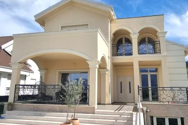 Shtepi me qera 5+1 ne Tirane - 4,000 Euro