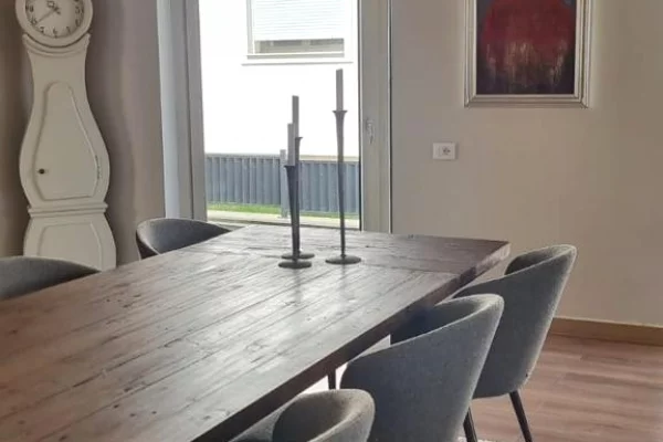 Shtepi me qera Apartament ne Tirane, 5+1, Mobilimi E mobiluar, Pagesa 4,000  Euro.