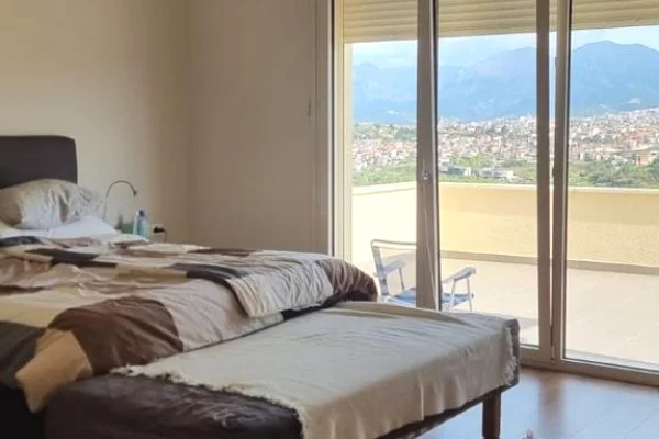 Shtepi me qera Apartament ne Tirane, 5+1, Mobilimi E mobiluar, Pagesa 4,000  Euro.
