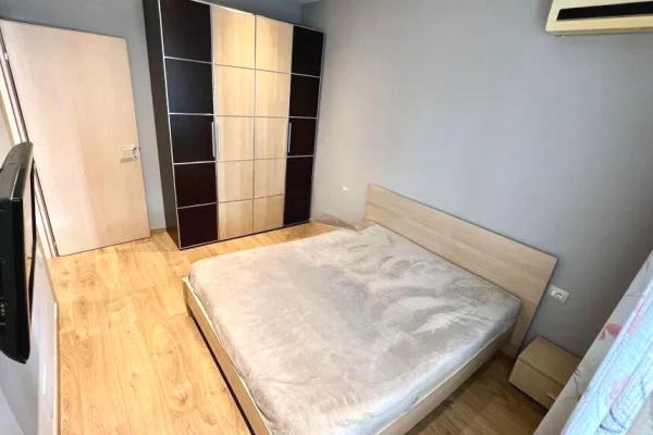 Shtepi me qera Apartament ne Tirane, 2+1, Mobilimi E mobiluar, Pagesa 75,000  Leke.
