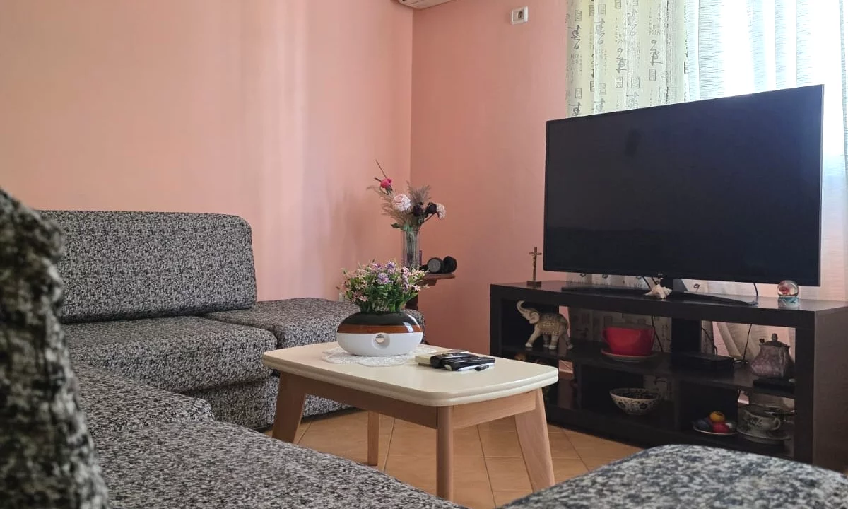 Shtepi ne shitje Apartament ne Tirane, 2+1, Mobilimi E mobiluar, Pagesa 13,000,000  Leke.