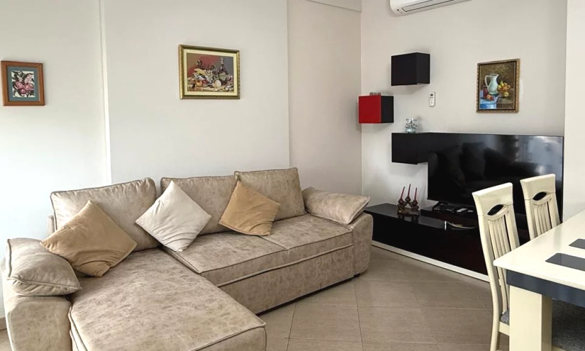 Shtepi me qera Apartament ne Tirane, 1+1, Mobilimi E mobiluar, Pagesa 65,000  Leke.