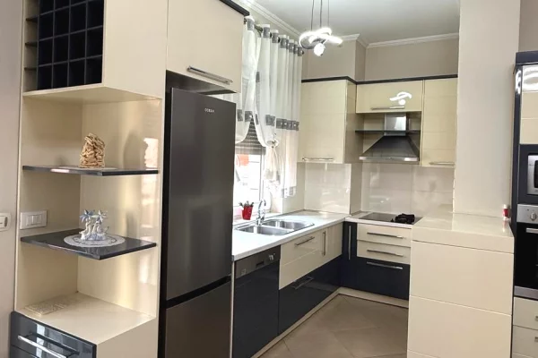 Shtepi me qera Apartament ne Tirane, 1+1, Mobilimi E mobiluar, Pagesa 65,000  Leke.