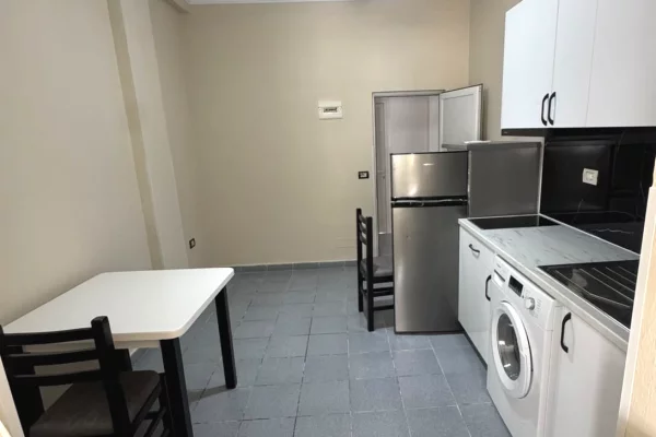 Shtepi me qera 1+1 ne Tirane - 40,000 Leke