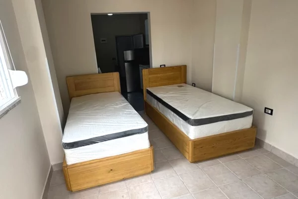 Shtepi me qera Apartament ne Tirane, 1+1, Mobilimi E mobiluar, Pagesa 40,000  Leke.
