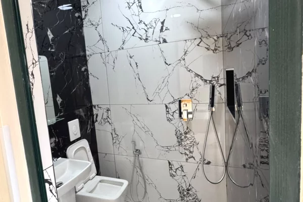 Shtepi me qera Apartament ne Tirane, 1+1, Mobilimi E mobiluar, Pagesa 40,000  Leke.