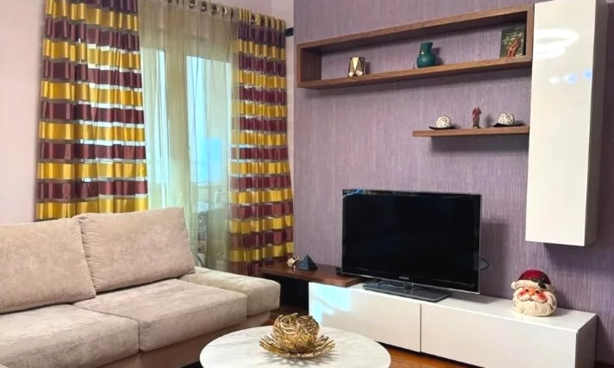 Shtepi me qera Apartament ne Tirane, 2+1, Mobilimi E mobiluar, Pagesa 1,500  Euro.