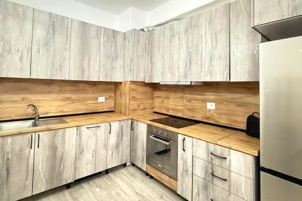 Shtepi me qera Apartament ne Tirane, 1+1, Mobilimi E mobiluar, Pagesa 50,000  Leke.