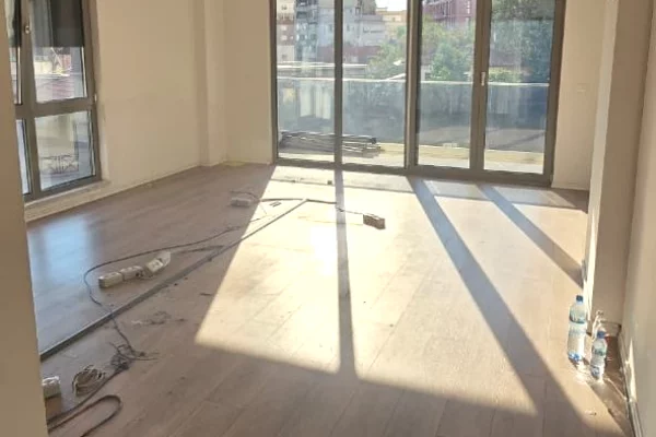Ambient biznesi me qera 3+1 ne Tirane - 140,000 Euro