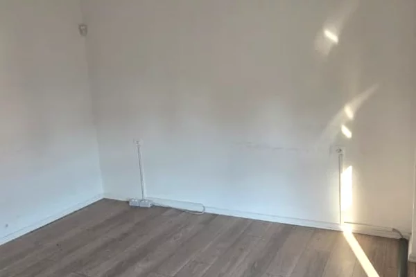 📌 JEPET AMBIENT ZYRE ME QIRA - QENDER,RRUGA E KAVAJEs