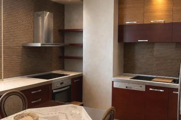 Shtepi me qera Apartament ne Tirane, 3+1, Mobilimi E mobiluar, Pagesa 150,000  Leke.