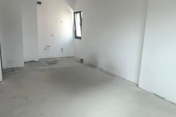 Shtepi ne shitje Apartament ne Tirane, 1+1, Mobilimi Bosh, pa mobiluar, Pagesa 190,000  Euro.