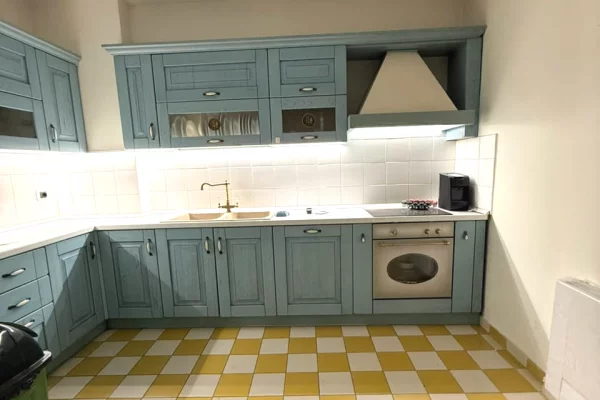 Shtepi ne shitje Apartament ne Tirane, 2+1, Mobilimi Bosh, pa mobiluar, Pagesa 490,000  Euro.