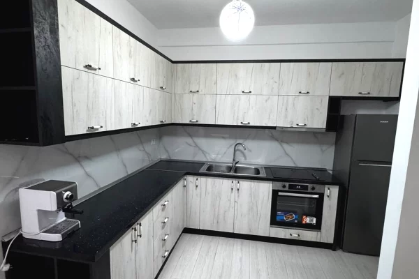 Shtepi me qera Apartament ne Tirane, 2+1, Mobilimi E mobiluar, Pagesa 75,000  Leke.