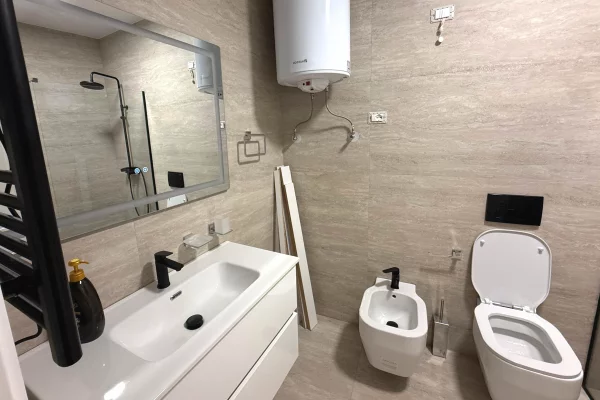 Shtepi me qera Apartament ne Tirane, 2+1, Mobilimi E mobiluar, Pagesa 1,800  Euro.