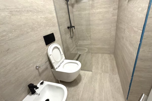 Shtepi me qera Apartament ne Tirane, 2+1, Mobilimi E mobiluar, Pagesa 1,800  Euro.