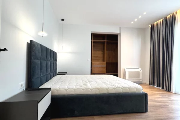 Shtepi me qera Apartament ne Tirane, 3+1, Mobilimi E mobiluar, Pagesa 3,000  Euro.