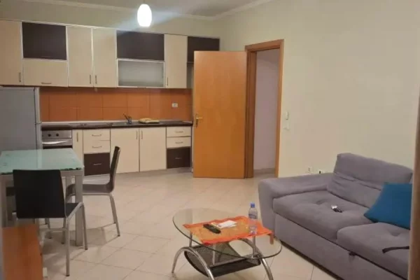 Shtepi me qera 1+1 ne Tirane - 65,000 Leke