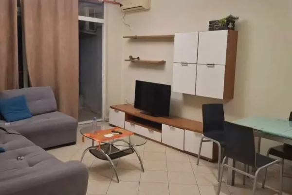 Shtepi me qera Apartament ne Tirane, 1+1, Mobilimi E mobiluar, Pagesa 65,000  Leke.