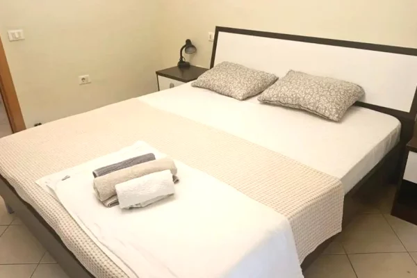 Shtepi me qera Apartament ne Tirane, 1+1, Mobilimi E mobiluar, Pagesa 65,000  Leke.