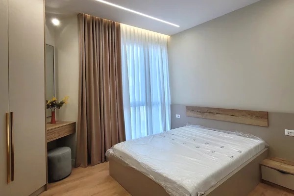 Shtepi me qera Apartament ne Tirane, 3+1, Mobilimi E mobiluar, Pagesa 3,000  Euro.