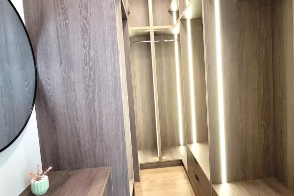 Shtepi me qera Apartament ne Tirane, 3+1, Mobilimi E mobiluar, Pagesa 3,000  Euro.