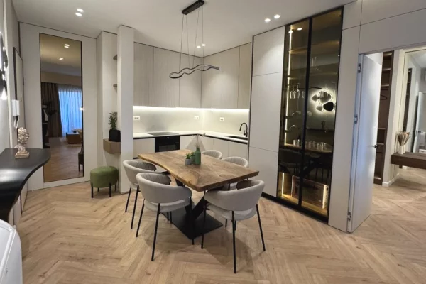 Shtepi ne shitje Apartament ne Tirane, 2+1, Mobilimi E mobiluar, Pagesa 410,000  Euro.
